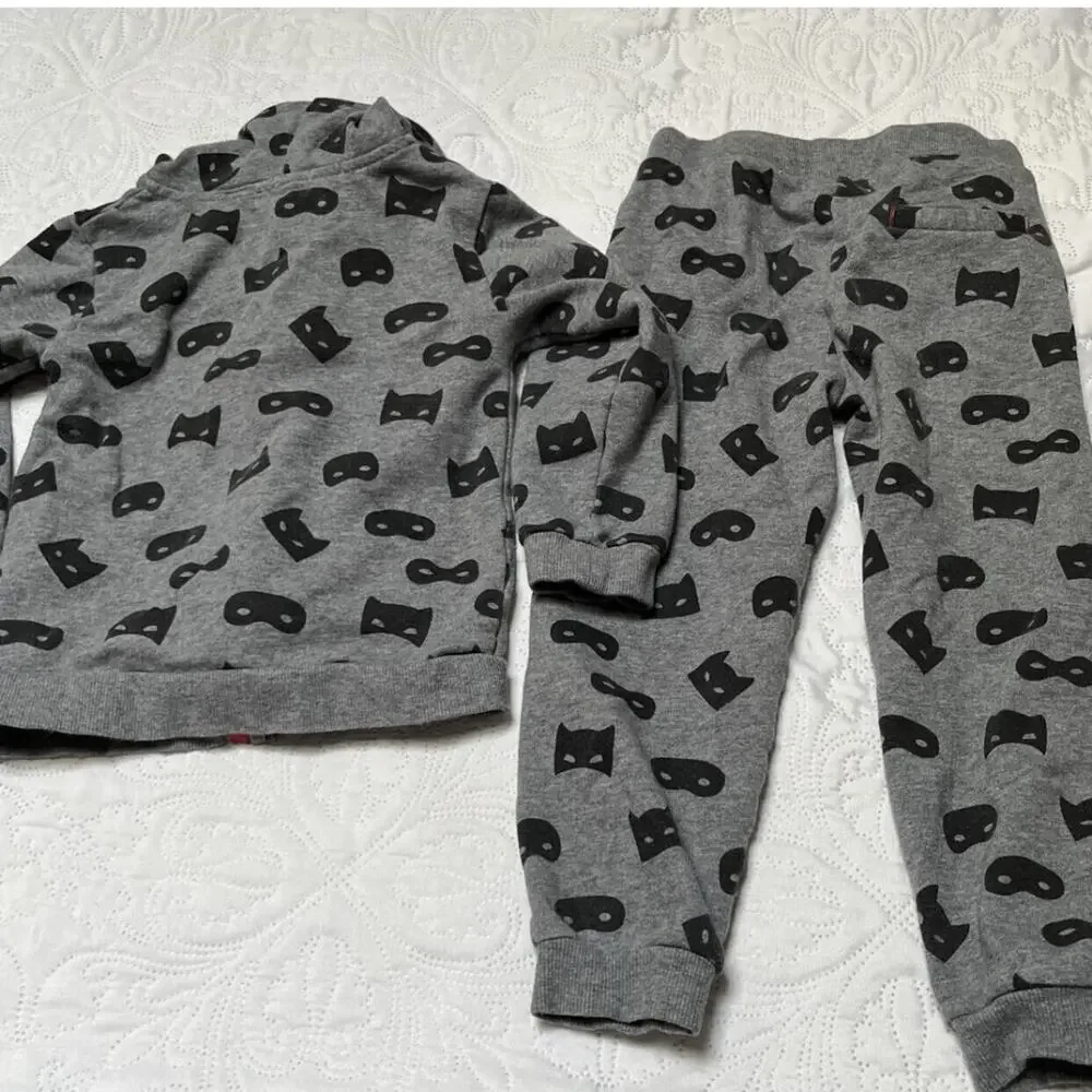 Mini Series Mask Print Jogger Set Size 4T